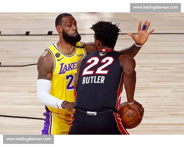 热火湖人总决赛第三战攻防博弈詹姆斯巴特勒正面对决冠军走势悬念升级